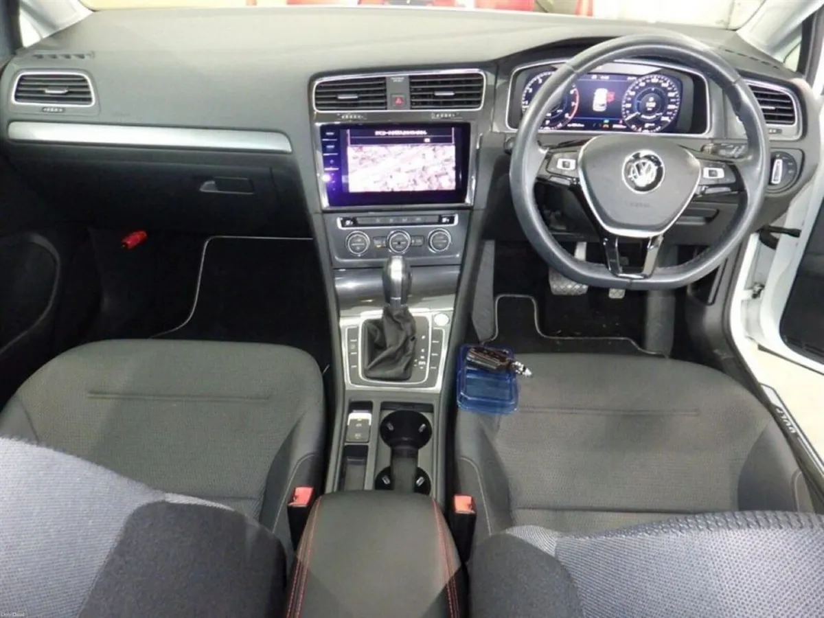 Volkswagen Golf 1.2 AUTOMATIC TSI COMFORT LINE TEC - Image 3