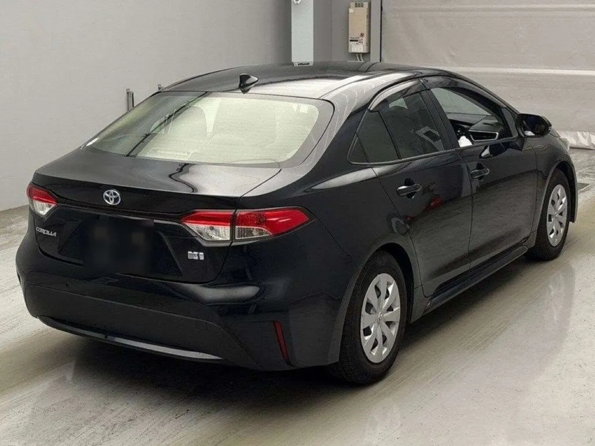 Toyota Corolla 1.8 HYBRID AUTOMATIC SALOON - NEW M - Image 2