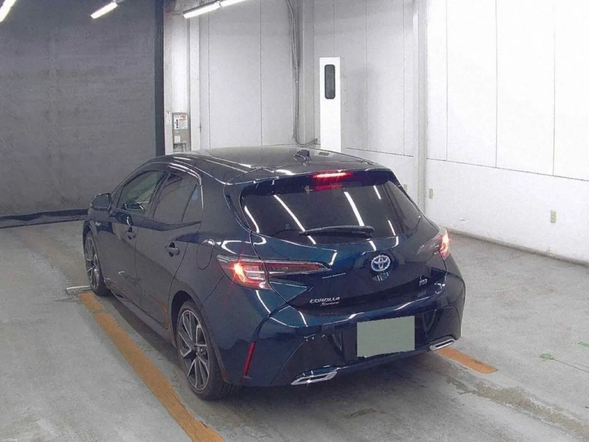 Toyota Corolla Z MODEL (TOP SPEC) - 1.8 HYBRID AUT - Image 2