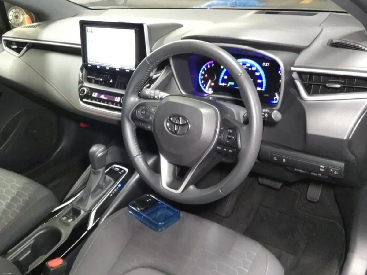 Toyota Corolla Z MODEL (TOP SPEC) - 1.8 HYBRID AUT - Image 3