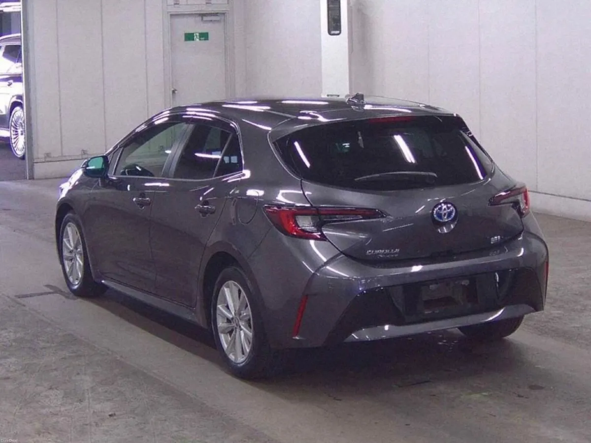 Toyota Corolla 1.8 HYBRID AUTOMATIC HATCHBACK - G - Image 2