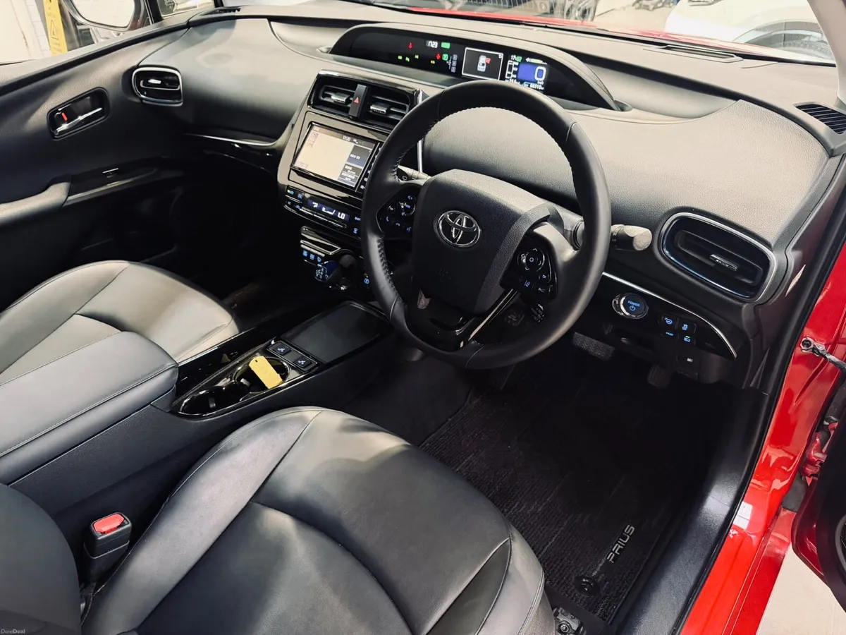 *2019*ONLY 28,000 MILES*TOYOTA PRUIS XLE LUXURY 1. - Image 6