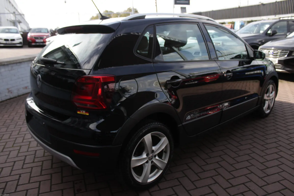 2017 VW POLO CROSS - Image 4