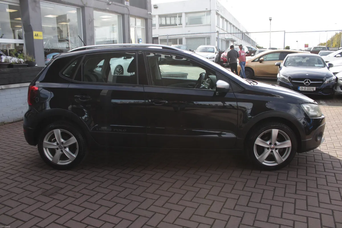 2017 VW POLO CROSS - Image 3