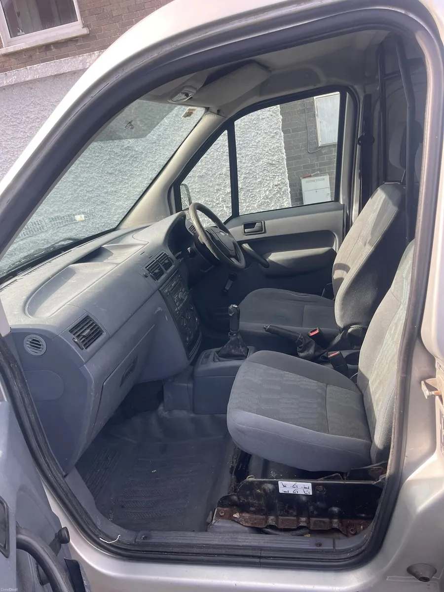 Van - Image 2