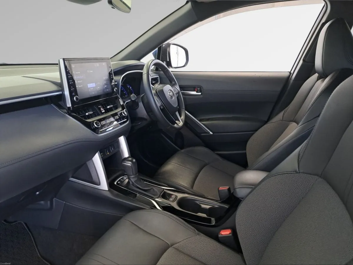 Toyota Corolla Cross Z HYBRID AUTO - Image 4