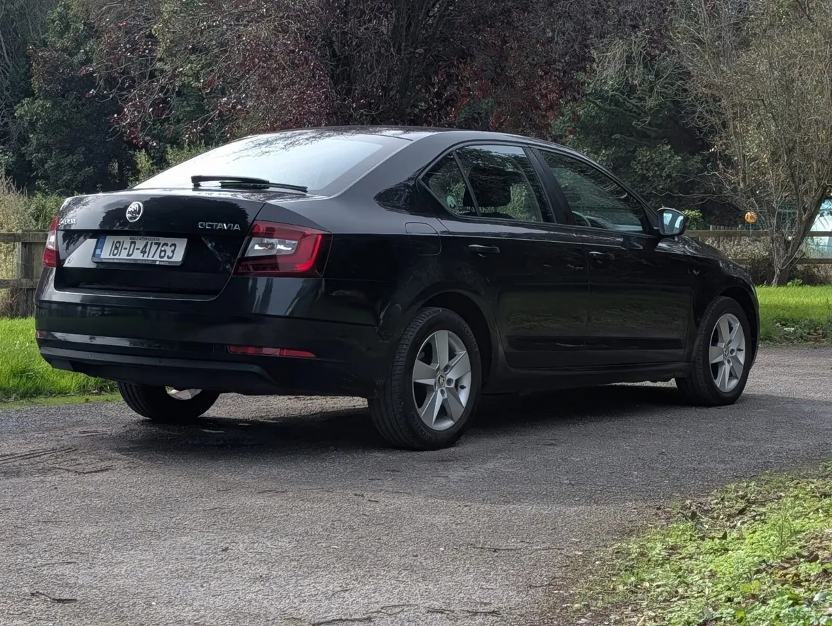 2018 SKODA OCTAVIA AMBITION 1.6 TDI 115HP DSG 4 4D - Image 5
