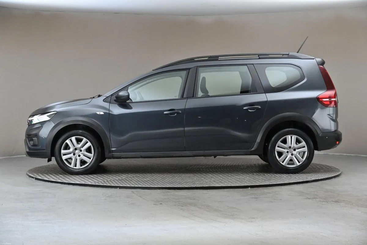 Dacia Jogger 1.0 TCE EXPRESSION 7SEATS **REVERSE C - Image 5