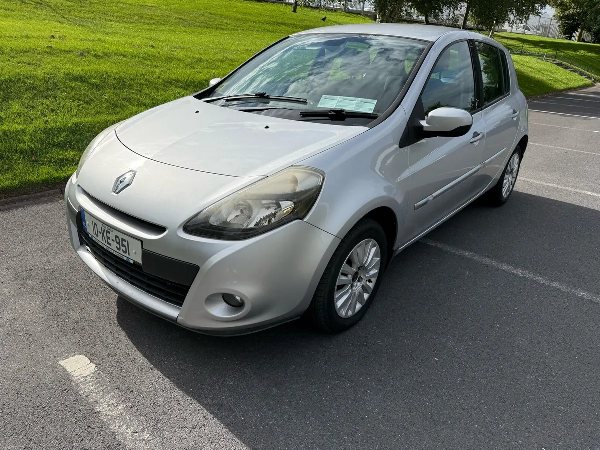 2010 Renault Clio 1.1 petrol NCT 01/27 Tax 10/26 - Image 2