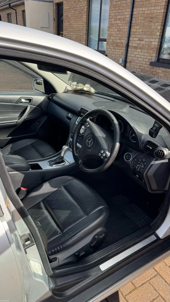 Mercedes Bens C-Class - Image 6
