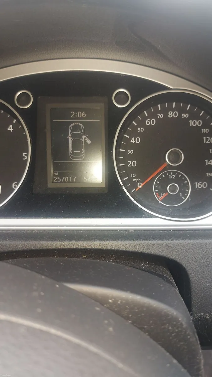 Volkswagen Passat 2012 - Image 3