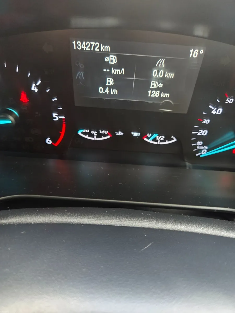 Ford Focus 2021 - Image 2