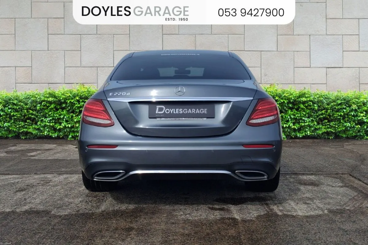 Mercedes-Benz E-Class E 220 D AMG line - Image 3