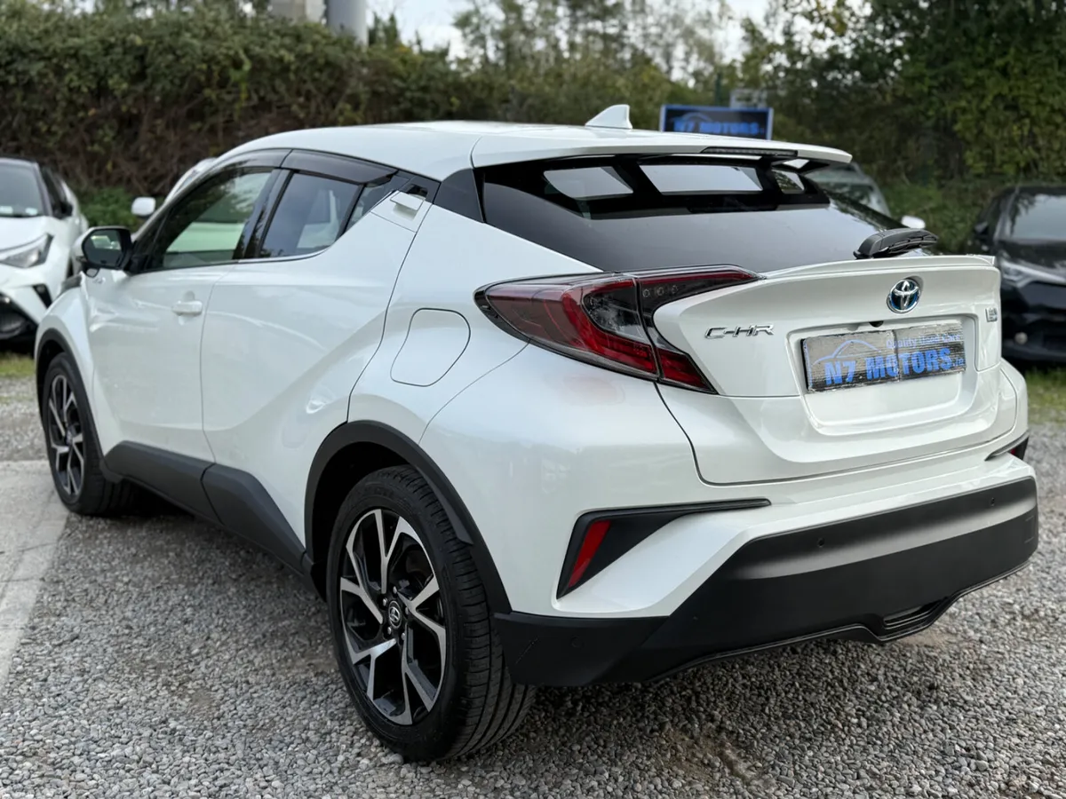 2017 Toyota C-HR 1.8 HYBRID AUTO - Image 5