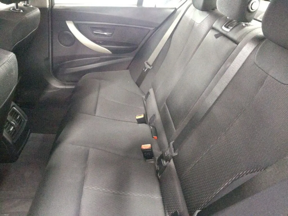 BMW 320D AUTO 2016 - Image 6