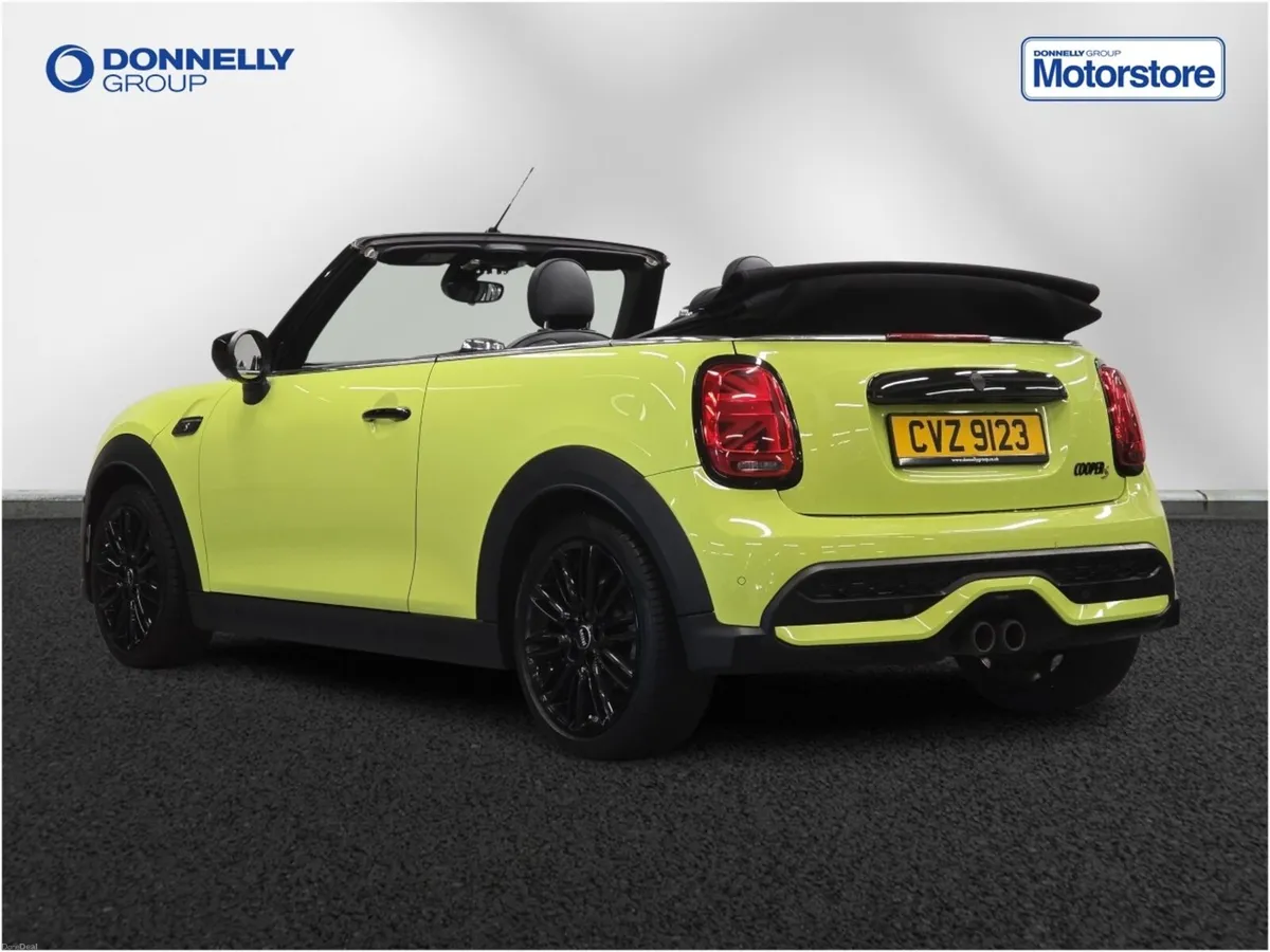 MINI Convertible Cooper S Exclusive - Image 2