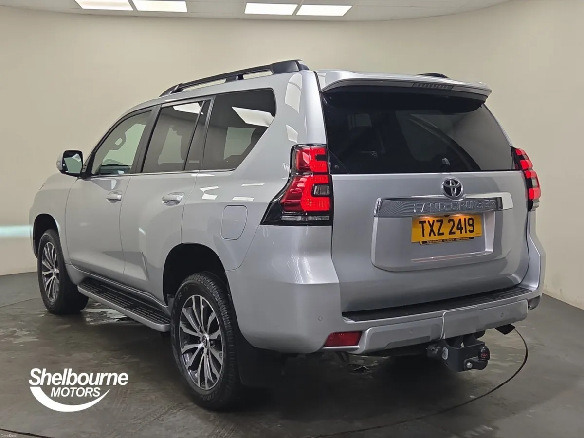 Toyota Land Cruiser 2.8 D-4D 204 Invincible 5dr Au - Image 2