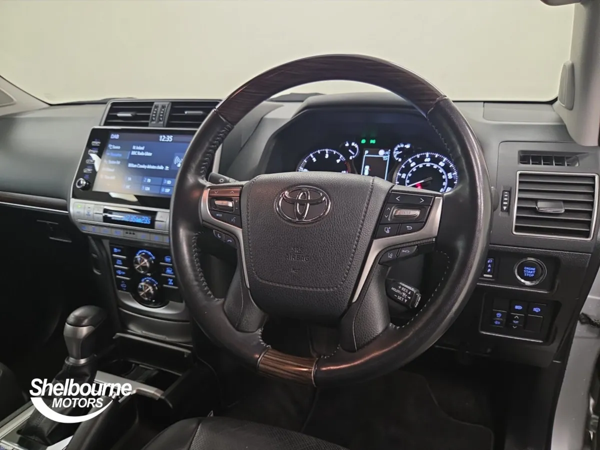 Toyota Land Cruiser 2.8 D-4D 204 Invincible 5dr Au - Image 4