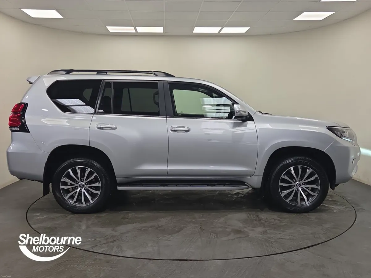 Toyota Land Cruiser 2.8 D-4D 204 Invincible 5dr Au - Image 3