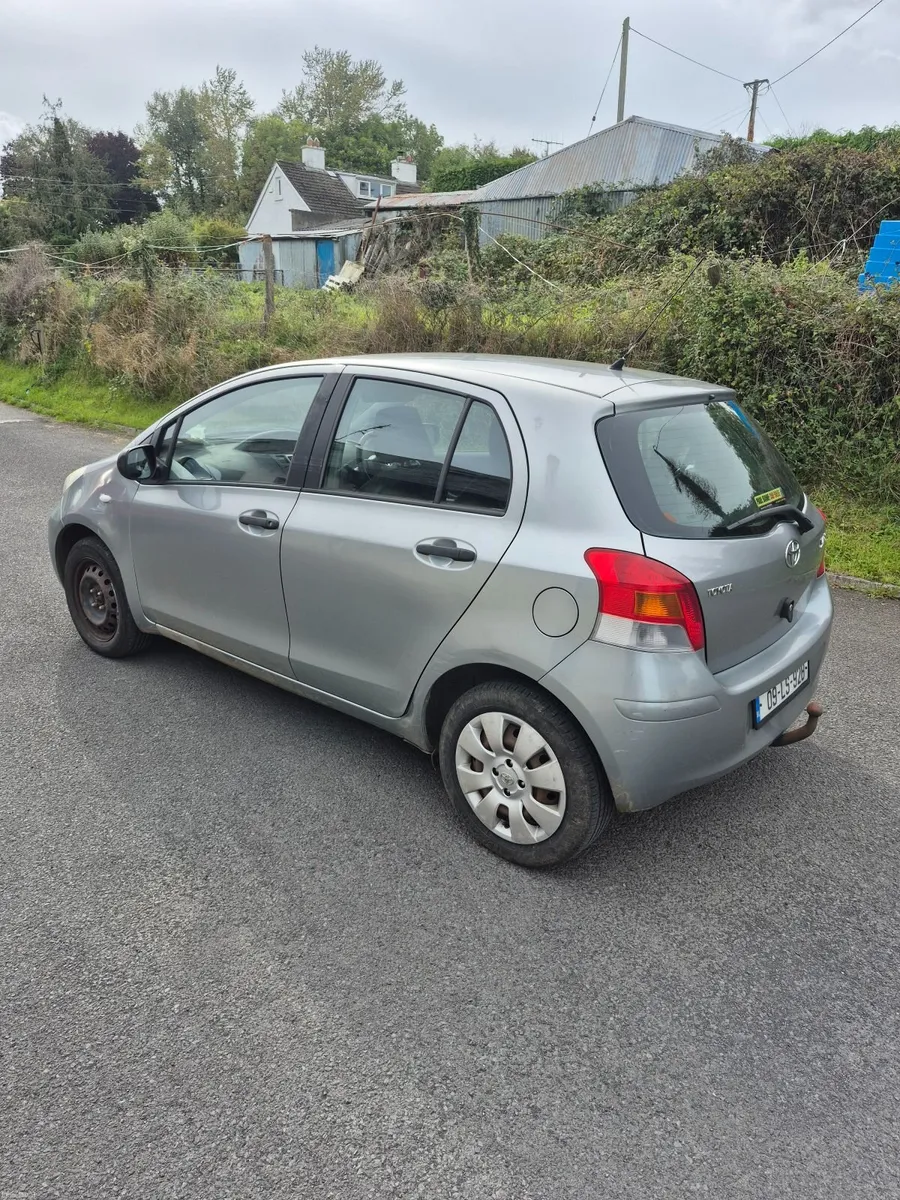 Toyota Yaris 2009 - Image 4