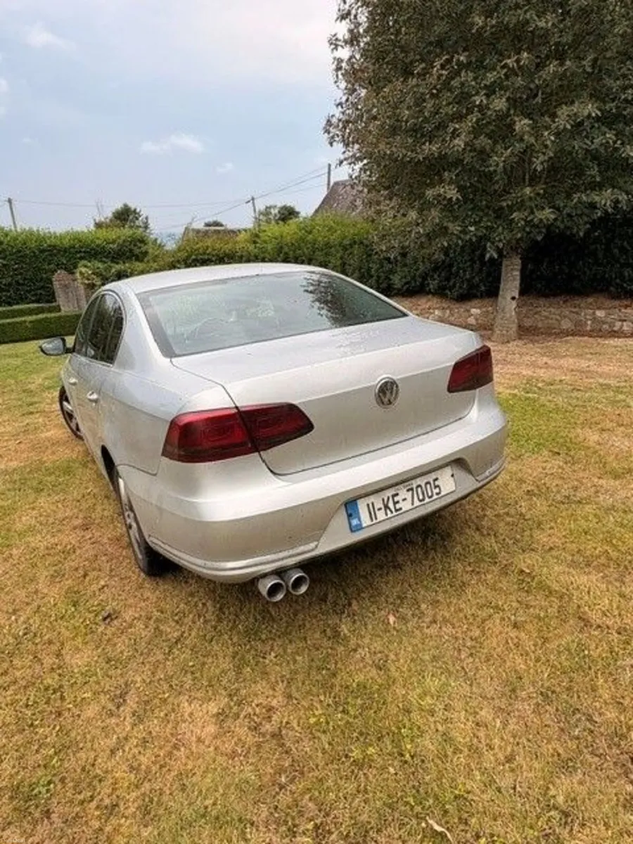 Volkswagen Passat 2011 - Image 3