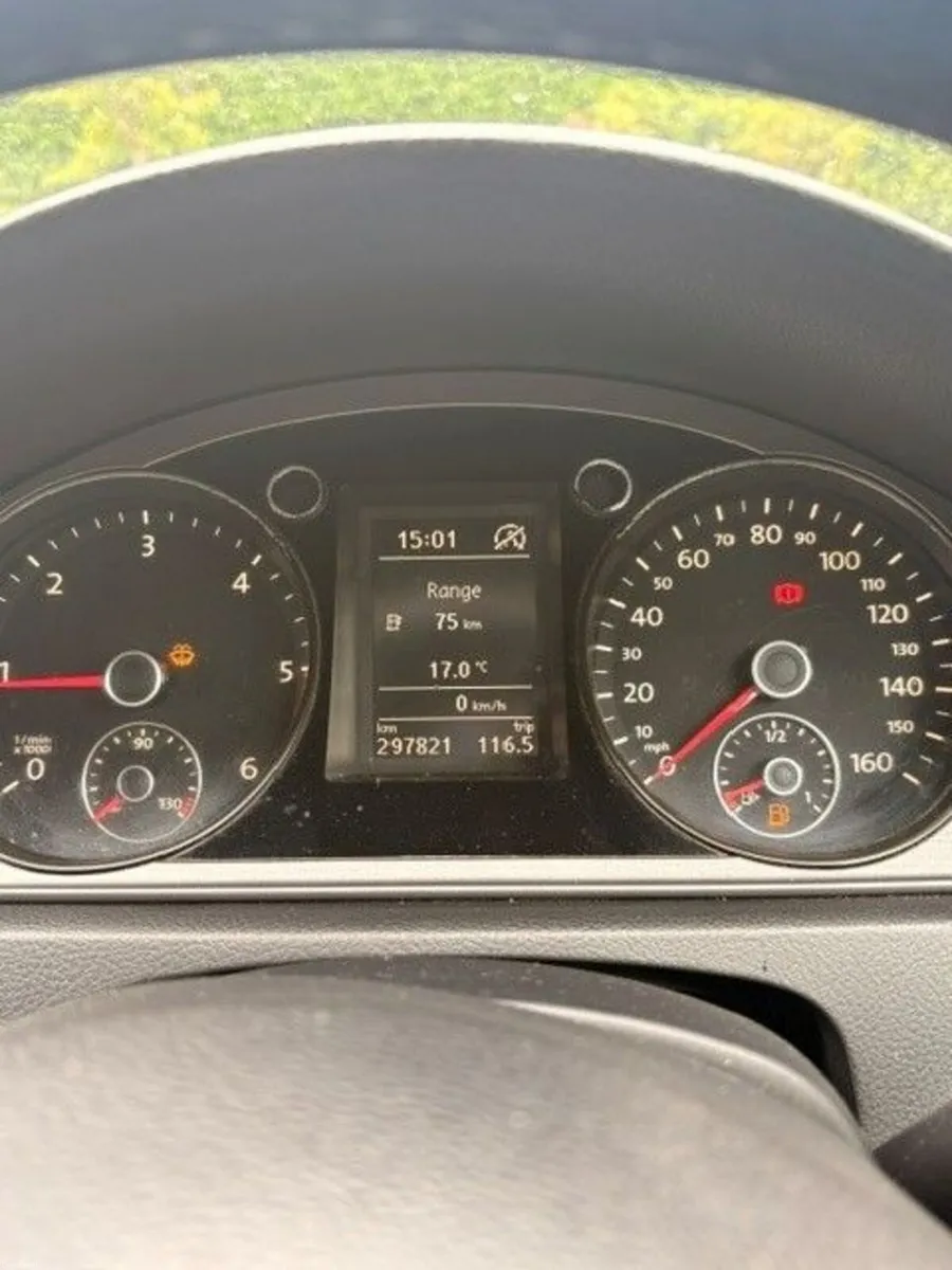 Volkswagen Passat 2011 - Image 6