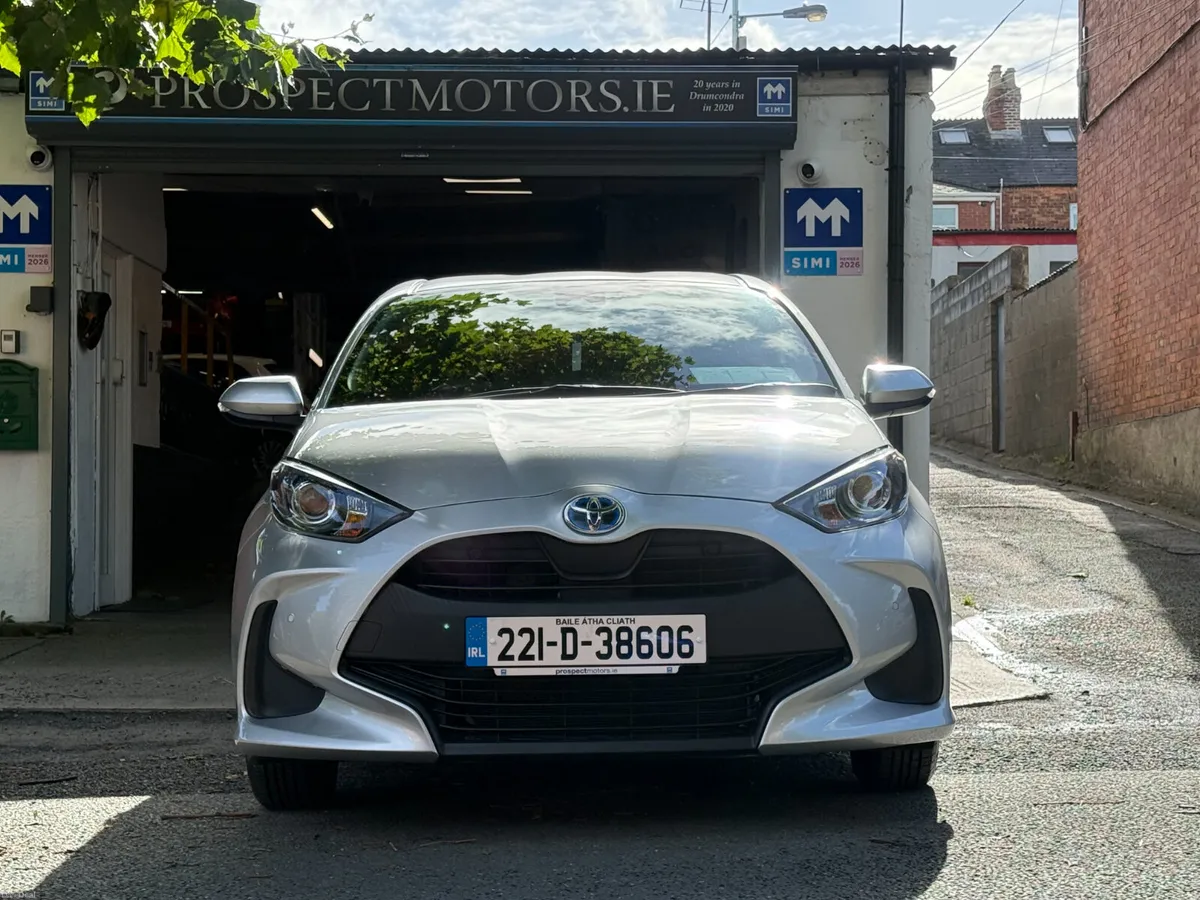 2022 Toyota Yaris, Hybrid Automatic, 70km, New Nct - Image 2