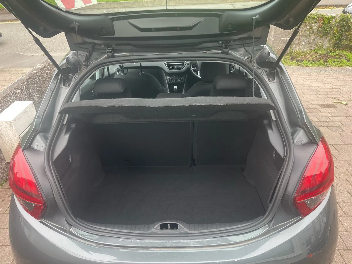 Peugeot 208 2016 - Image 5