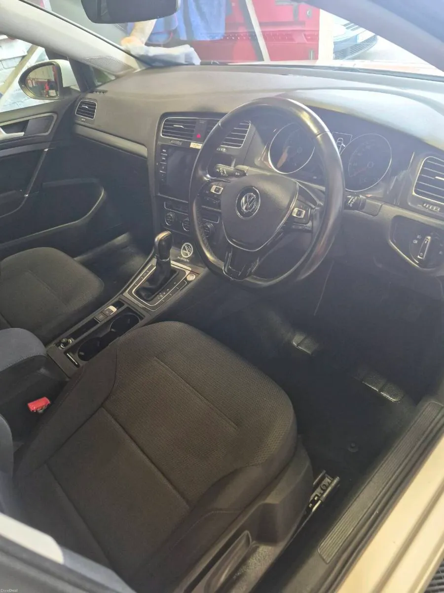 Volkswagan golf - Image 5