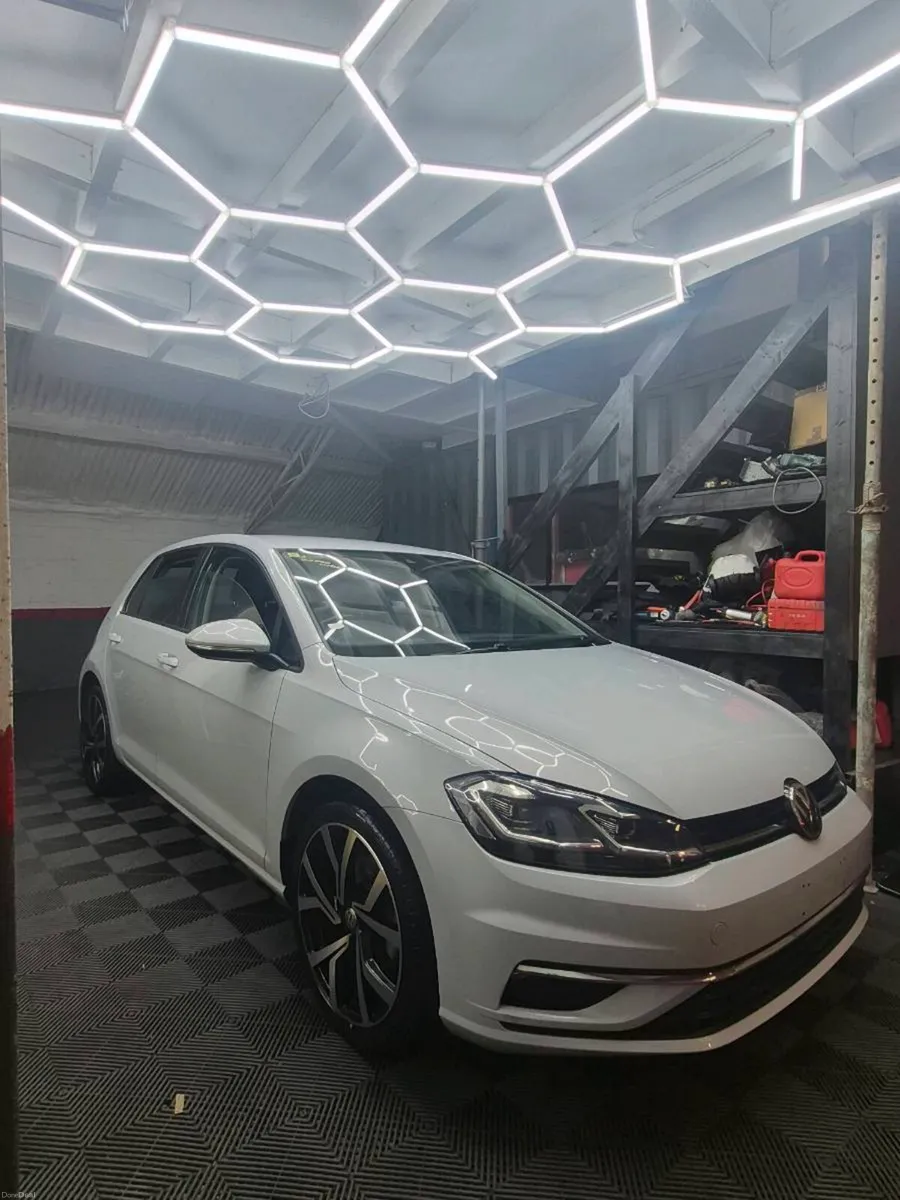 Volkswagan golf - Image 2