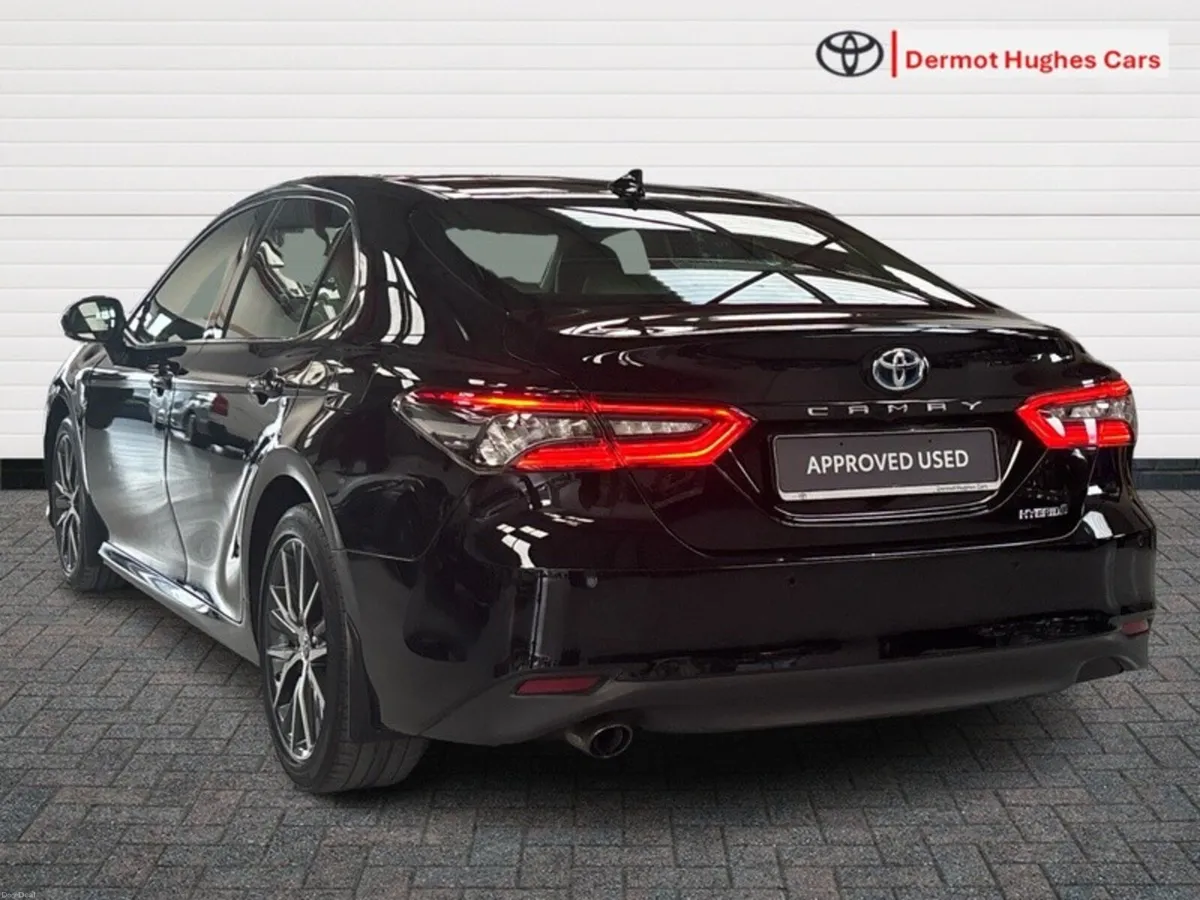 Toyota Camry PLATINUM EDITION 4 4DR AUTO - Image 2