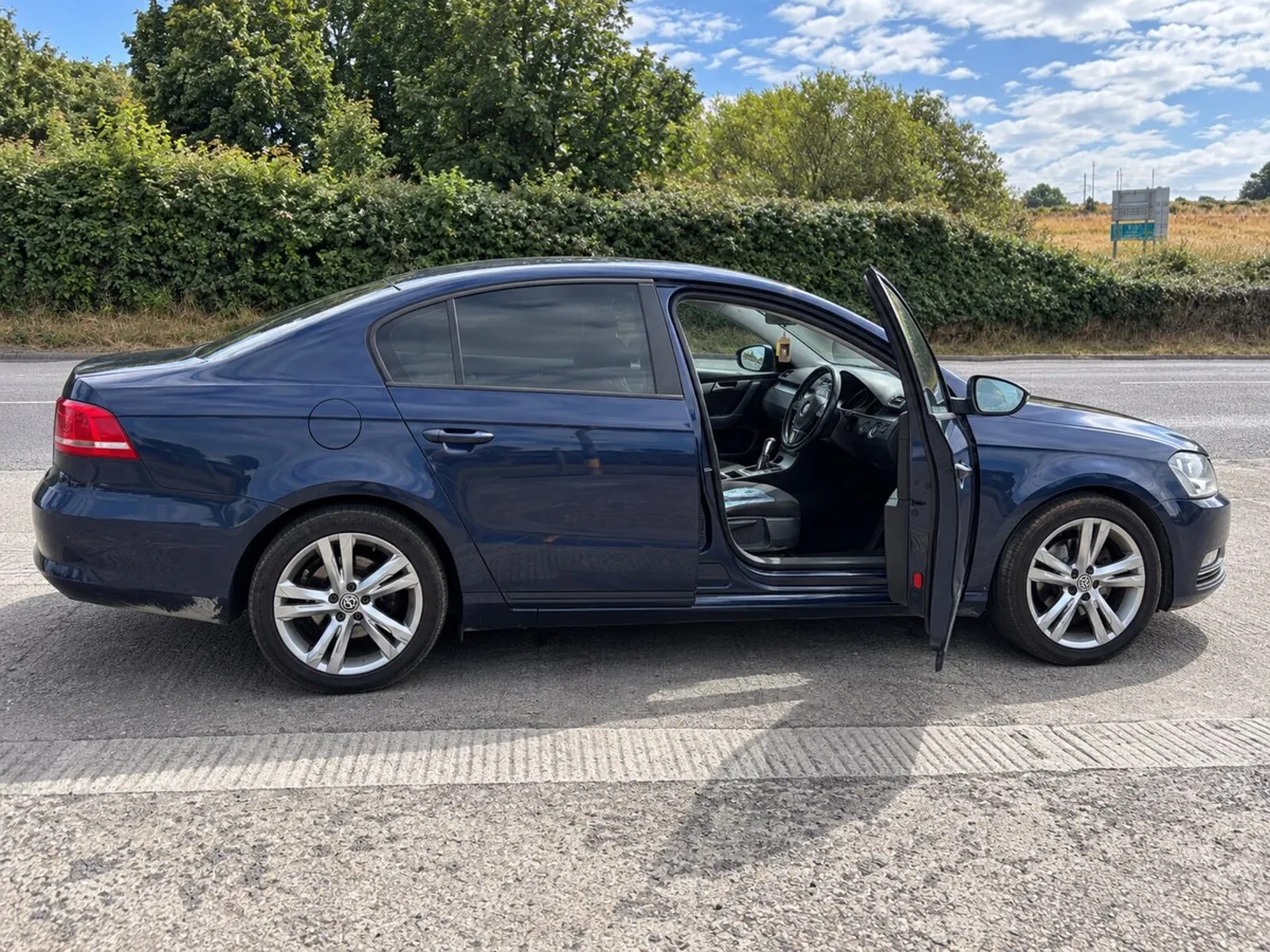 2013 Volkswagen Passat - Image 3