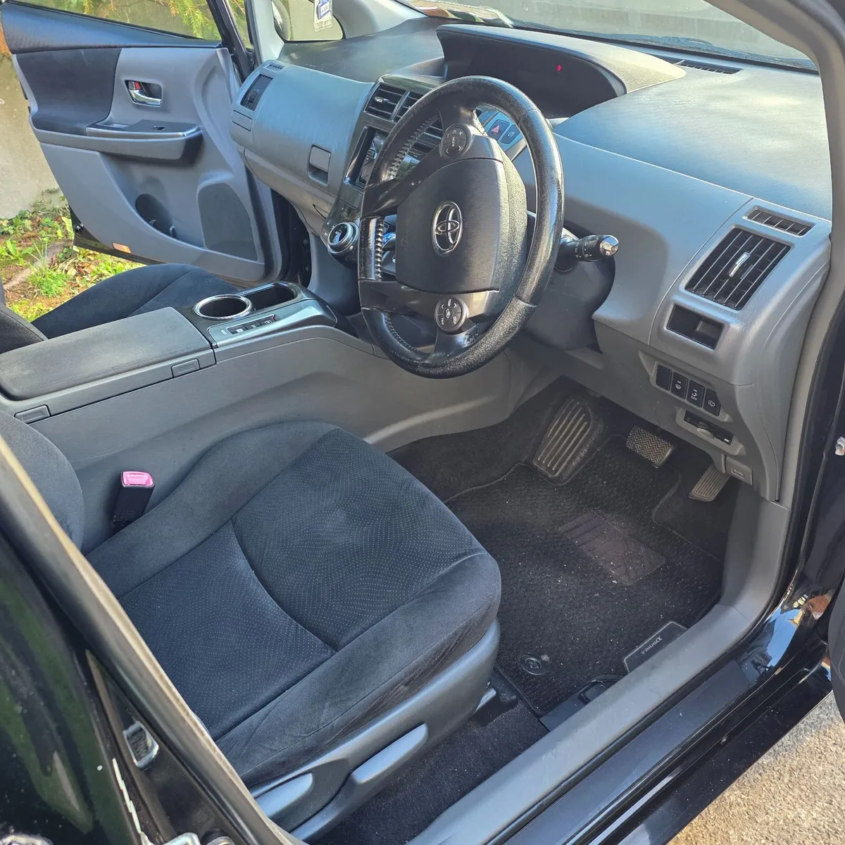 Toyota Prius Alpha 2014 – 7 Seats - Image 5