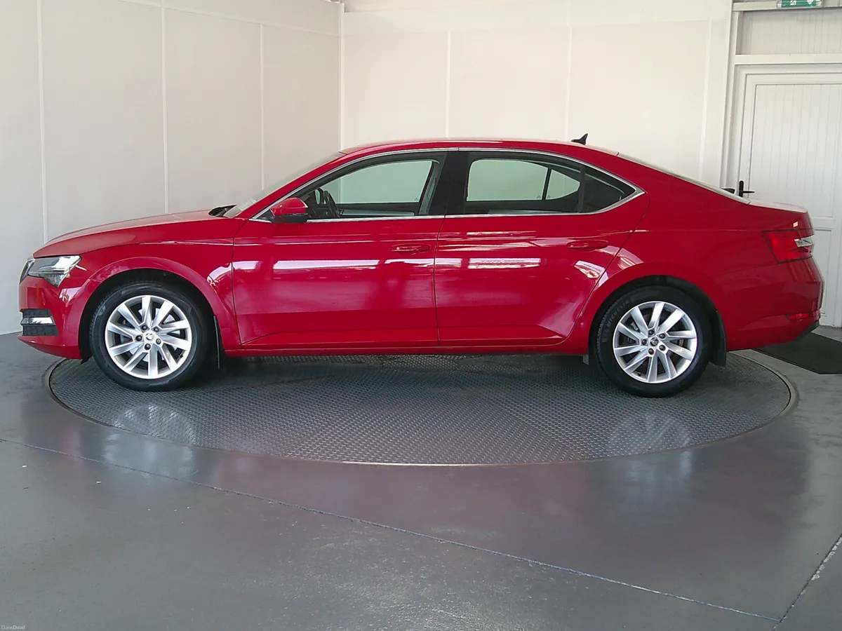 Skoda Superb 2022 - Image 4