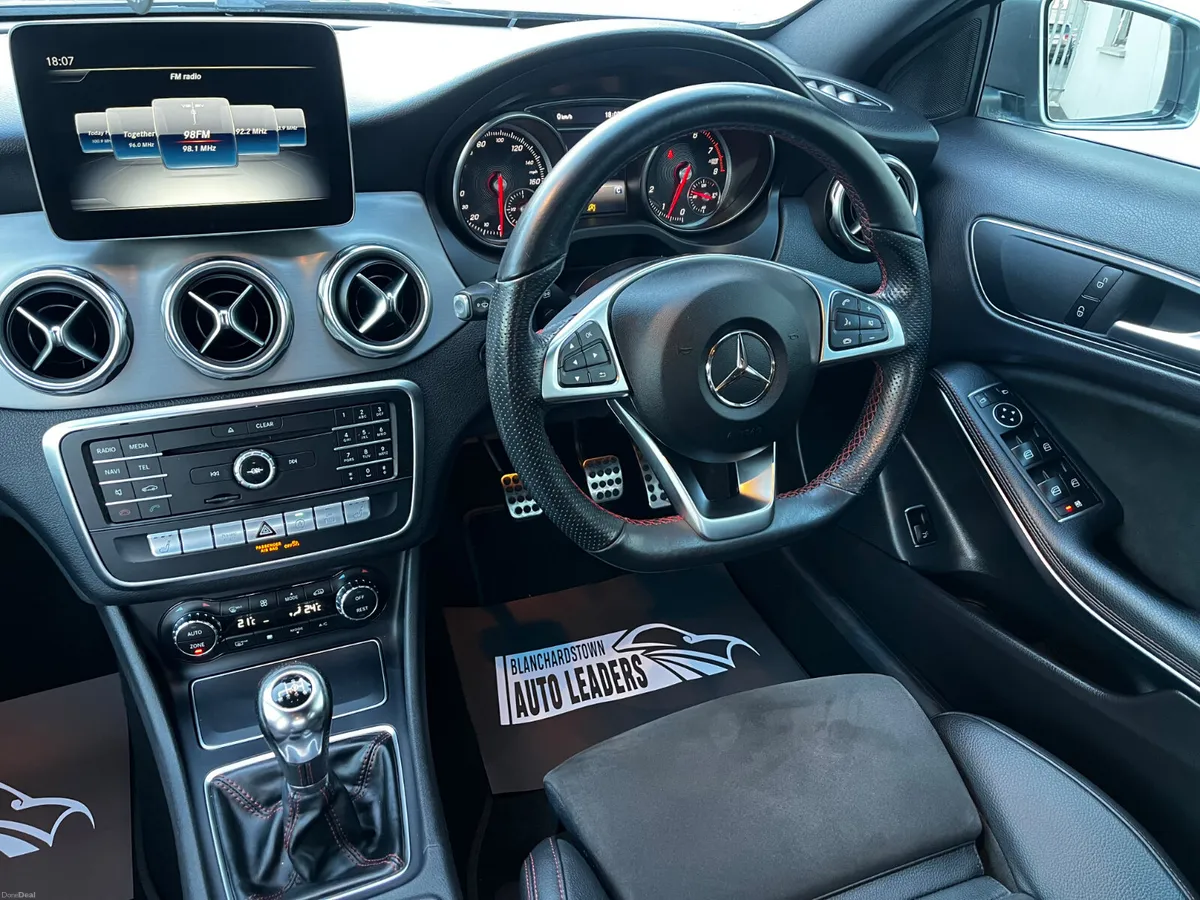 MERCEDES-BENZ GLA 200 AMG LINE EXECUTIVE - Image 2