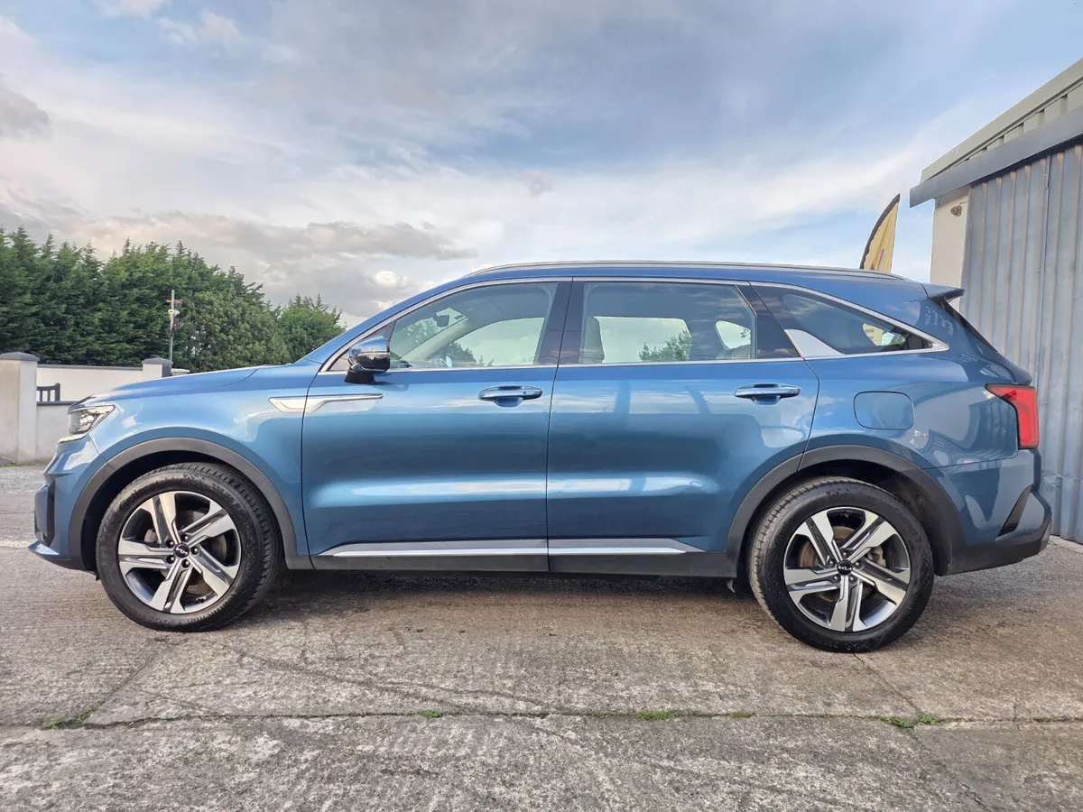 2023 KIA SORENTO * PLUG-IN HYBRID * 7 SEATER - Image 5