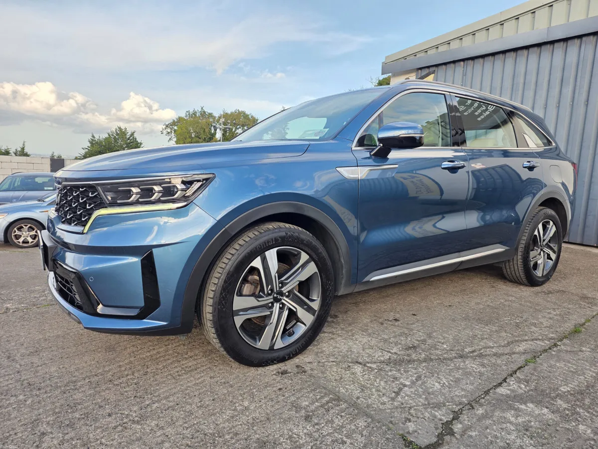 2023 KIA SORENTO * PLUG-IN HYBRID * 7 SEATER - Image 3