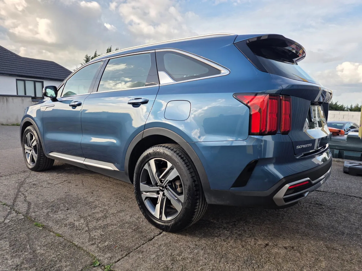 2023 KIA SORENTO * PLUG-IN HYBRID * 7 SEATER - Image 6