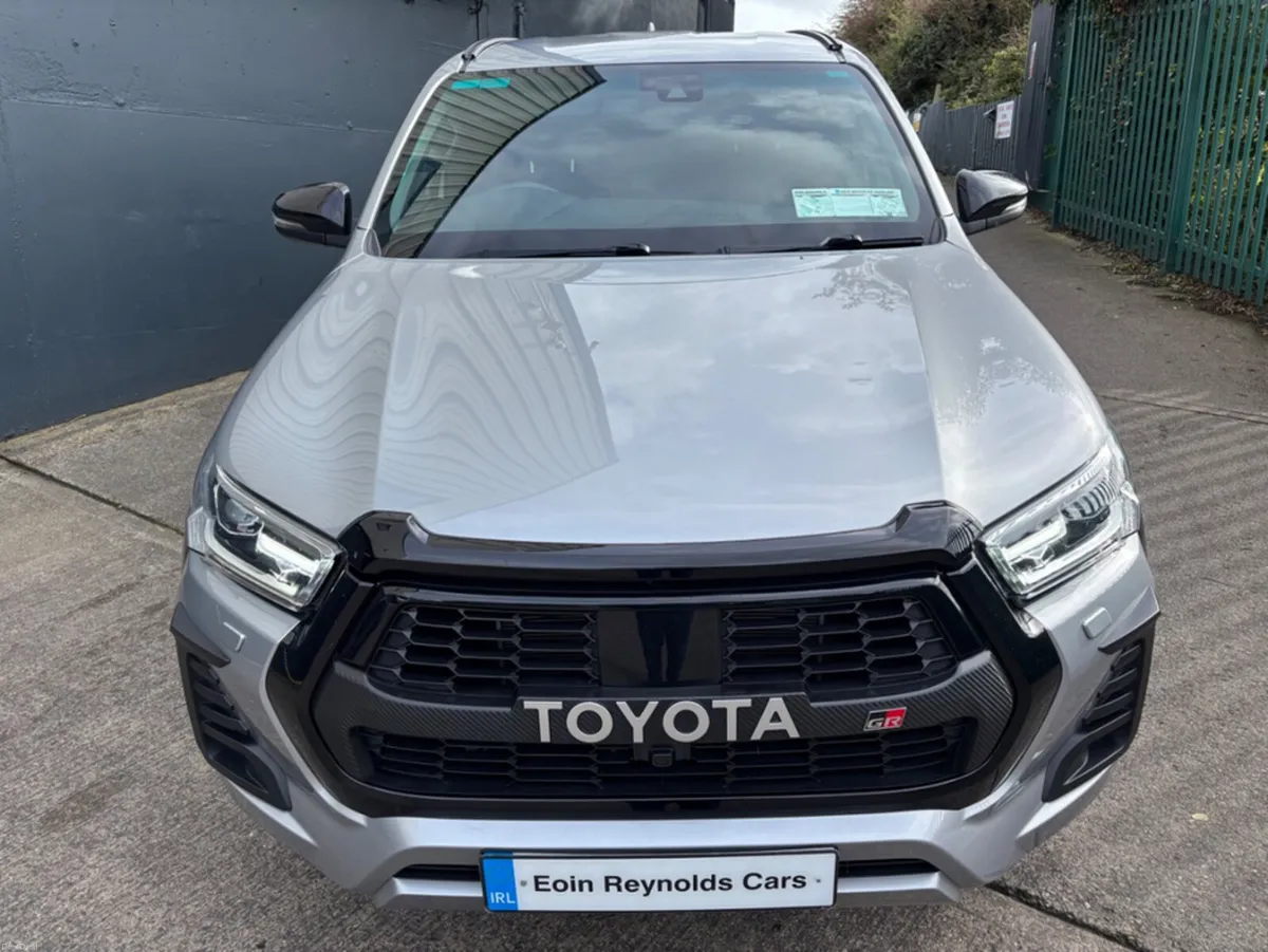 Toyota Hilux 232 GR SPORT 2.8 TD CREWCAB PU ORIGIN - Image 3