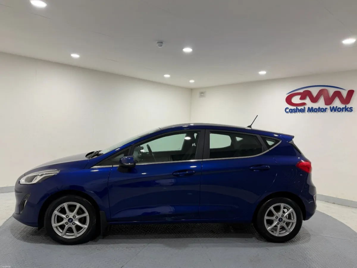 Ford Fiesta TITANIUM 1.5 TDCI 85PS 6 6SPEED 4 - Image 4