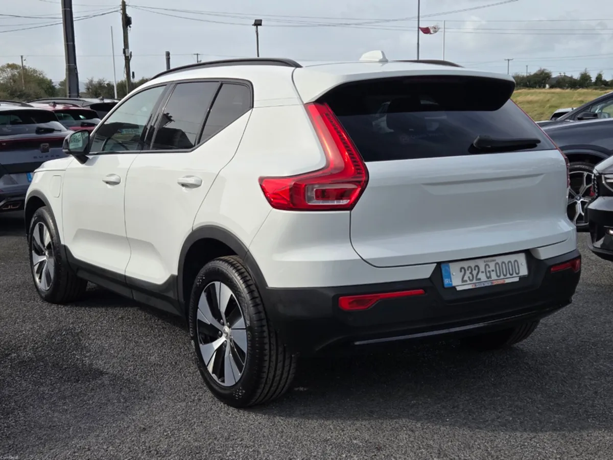 Volvo XC40 + T4 RECHARGE AUTO PLUS*Heated Seats*El - Image 5