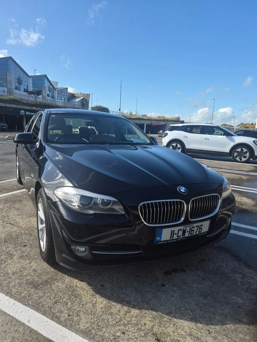 BMW 5-Series 2011 - Image 1