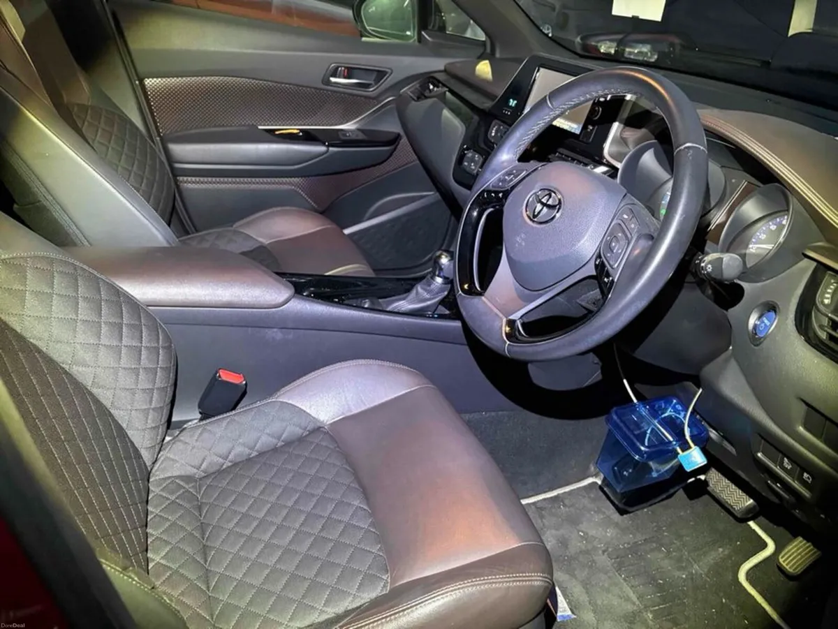 Toyota C-HR 172 G LED EDITION - Image 5