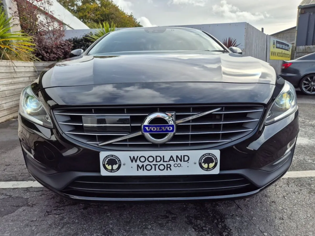 Volvo V60 2.0 D4 / SE / LOW MILEAGE / TAX €200 - Image 3