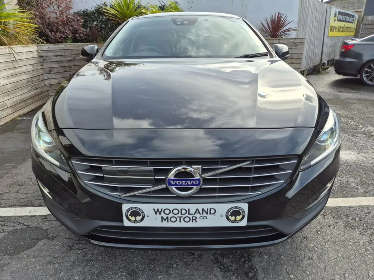 Volvo V60 2.0 D4 / SE / LOW MILEAGE / TAX €200 - Image 4