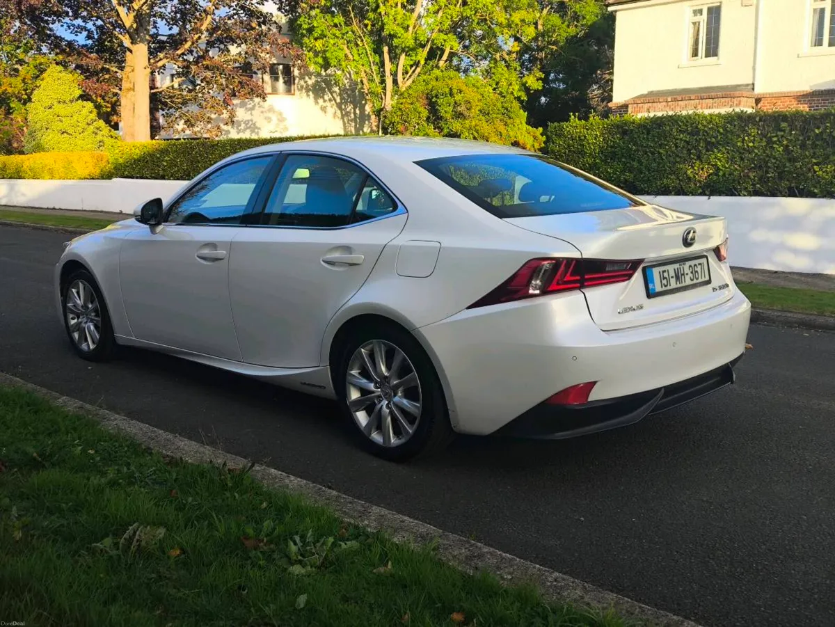 2015 IS300H HYBRID FULL HISTORY NCT 9/27 TAX 12/26 - Image 3