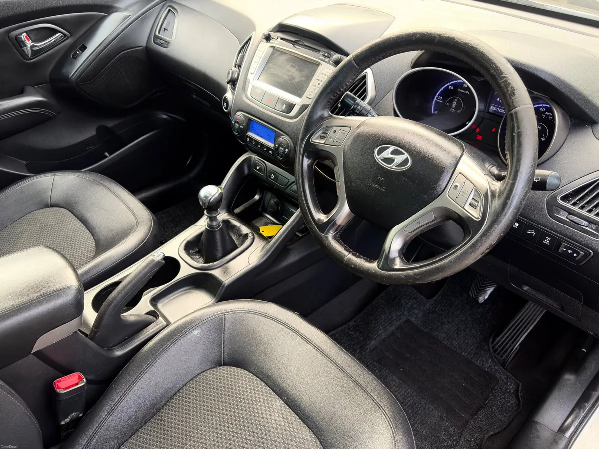 Hyundai ix35 2011 2.0 CRDi new nct 8/27 - Image 2