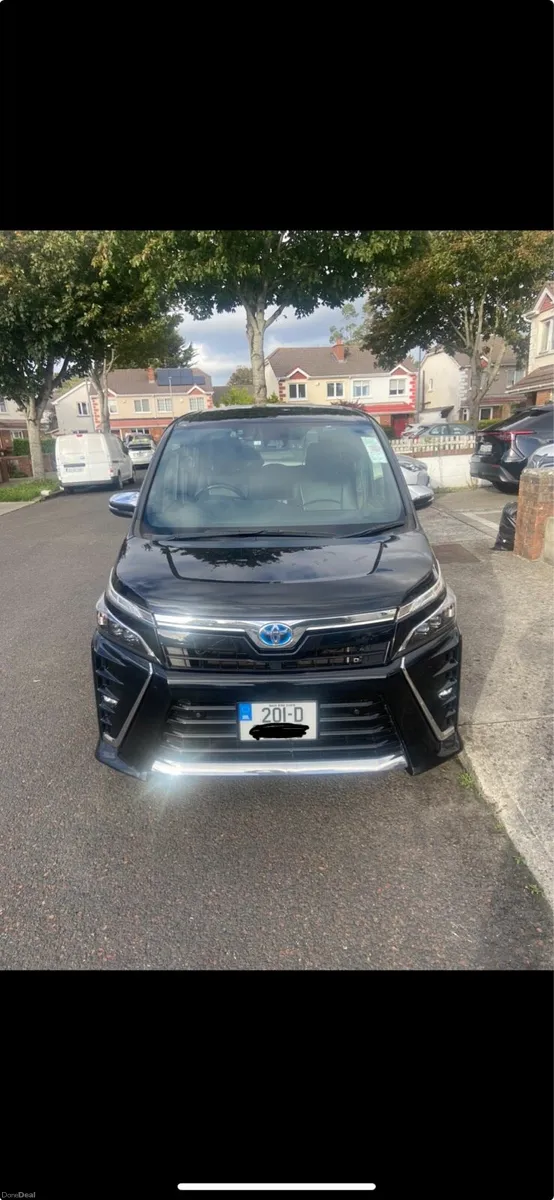 Toyota Voxy - Image 1