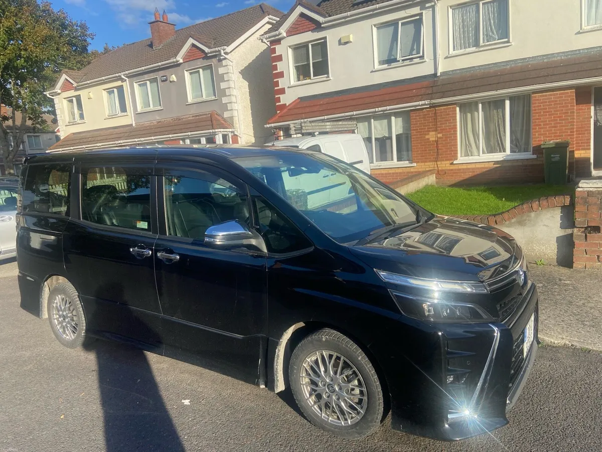 Toyota Voxy - Image 3