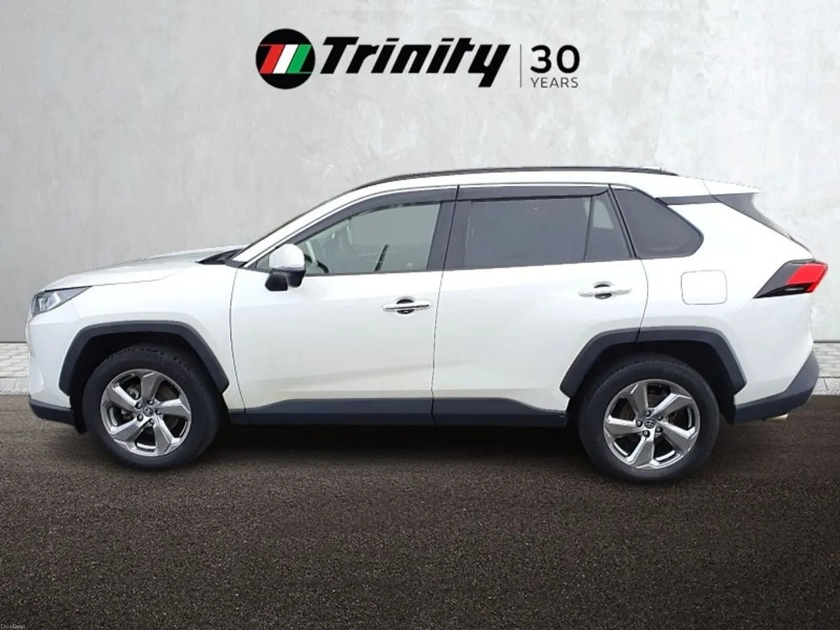 Toyota RAV4 GLASS ROOF ** 2.5 HYBRID ** HIGH SPEC - Image 5